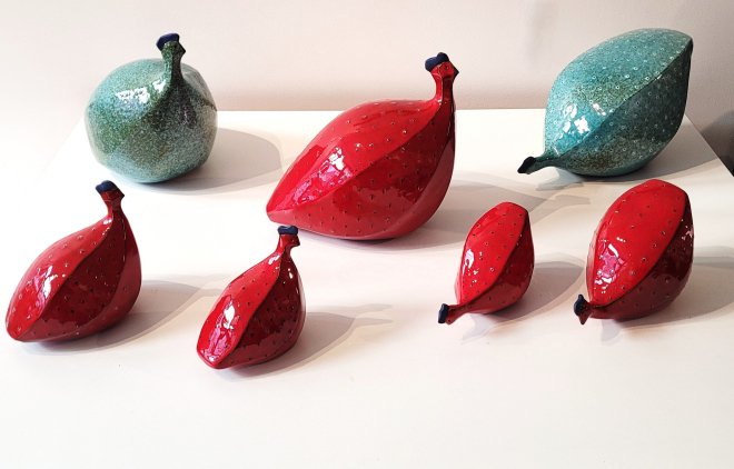 Pintade bleu scarab�e t�te  basse (grande)-Olivier FONSECA